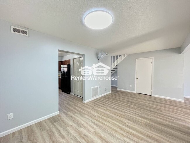 Foto del edificio - 5031 Clairmont Ct