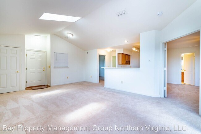 Foto del edificio - 2 br, 2 bath House - 5604 WILLOUGHBY NEWTO...