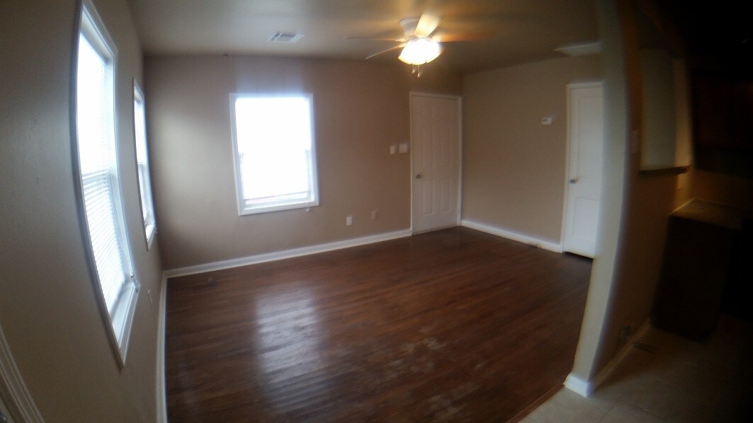 Primary Photo - 308 Babb Dr