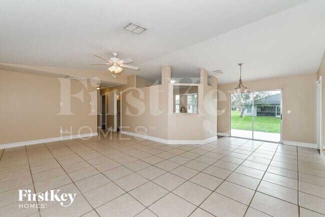 Foto del edificio - 2621 NE 6th Pl