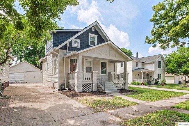 Building Photo - 823 N H St