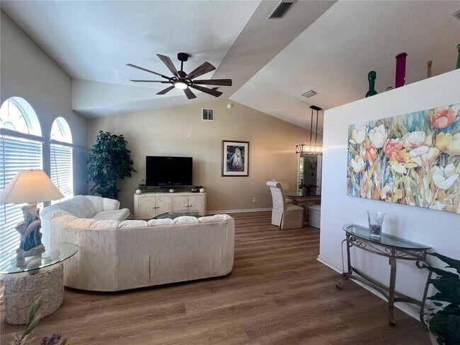 Foto del edificio - 5333 NW 25th Loop