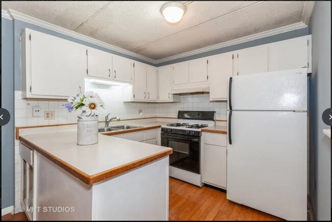 Foto del edificio - 5S066 Pebblewood Ln