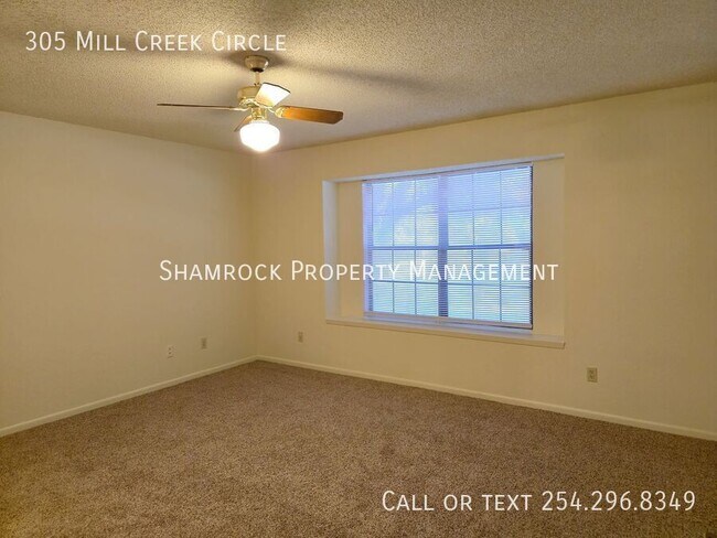 Building Photo - Duplex near Hewitt Drive