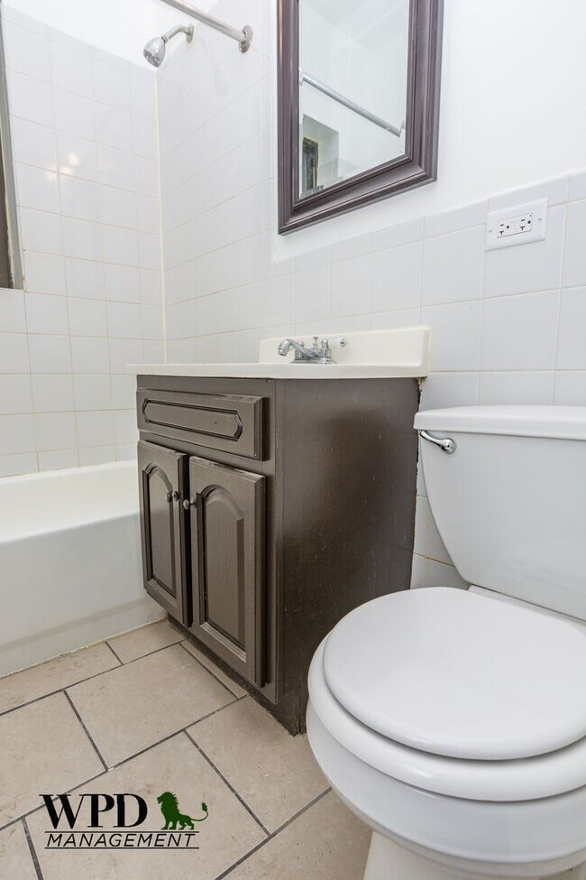 Foto del edificio - 2508 E 76th St