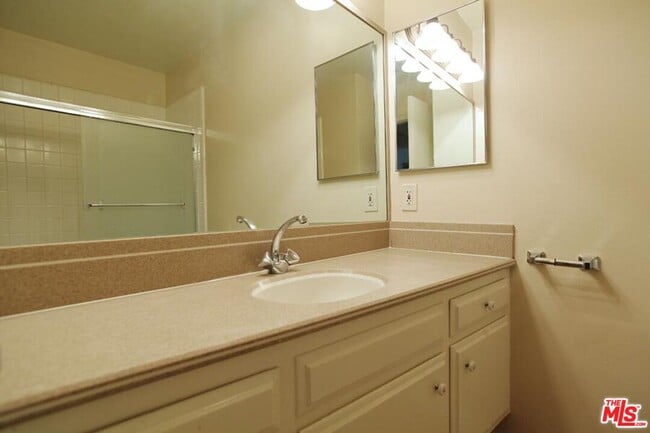 Building Photo - 5000 S Centinela Ave