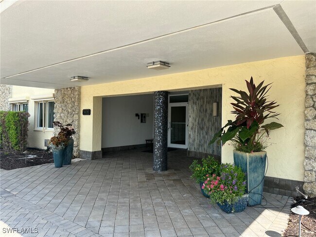 Foto del edificio - 3420 Gulf Shore Blvd N