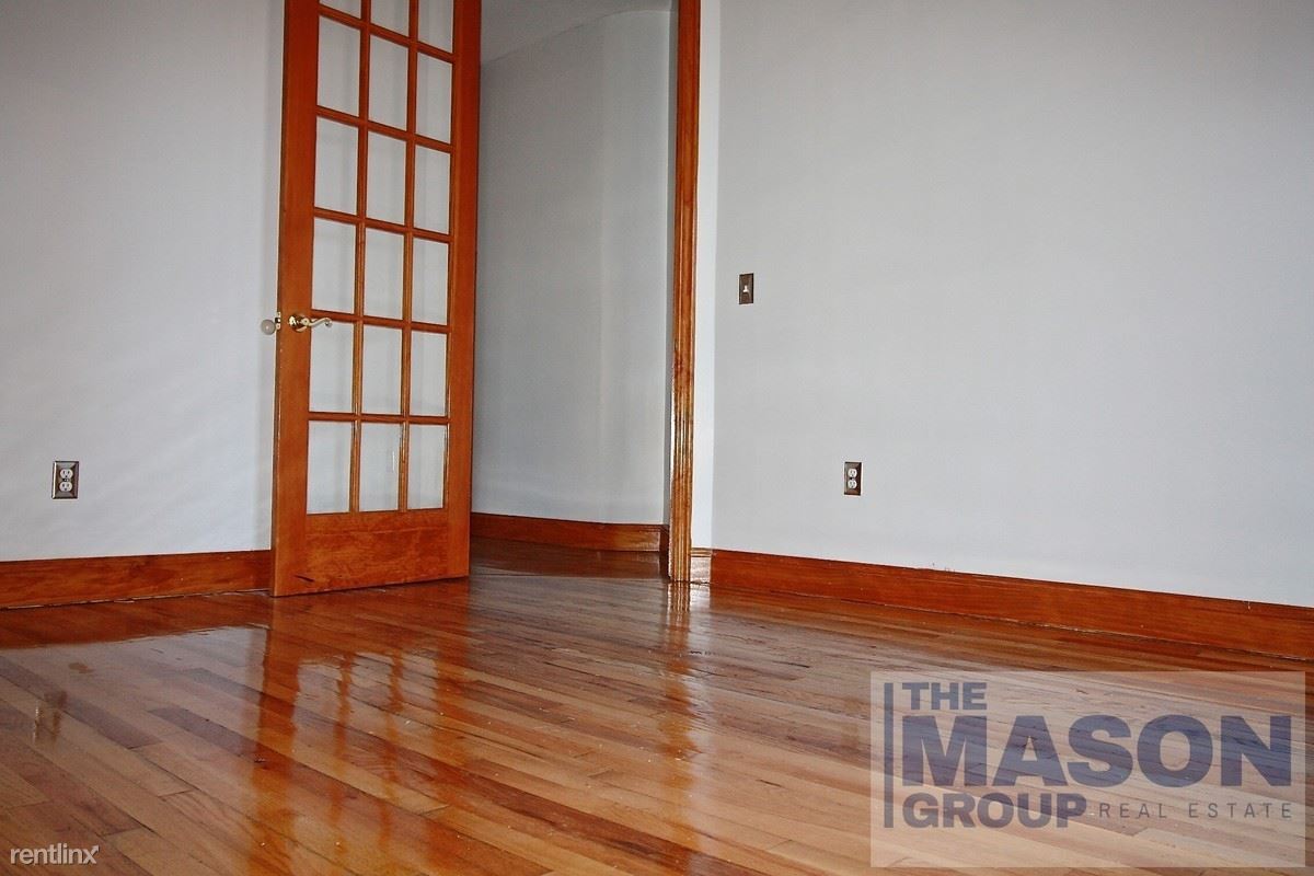 Primary Photo - 501 1/2 W 43rd St