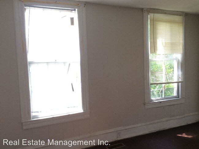 Building Photo - 408 Dunn St