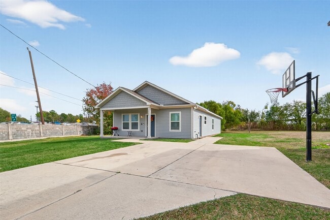 Building Photo - 1009 Niagara St