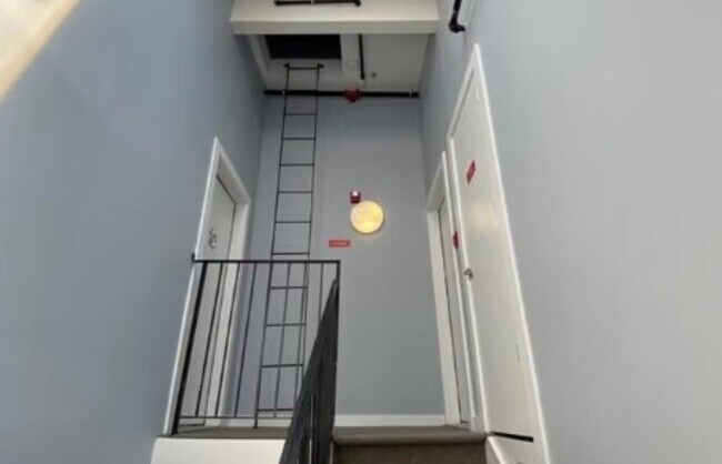 Foto del edificio - 412 Monroe St