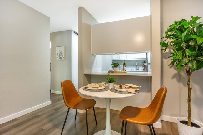 Platinum Package Dining Area - Maplewood Park