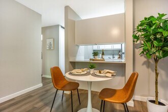 Platinum Package Dining Area - Maplewood Park