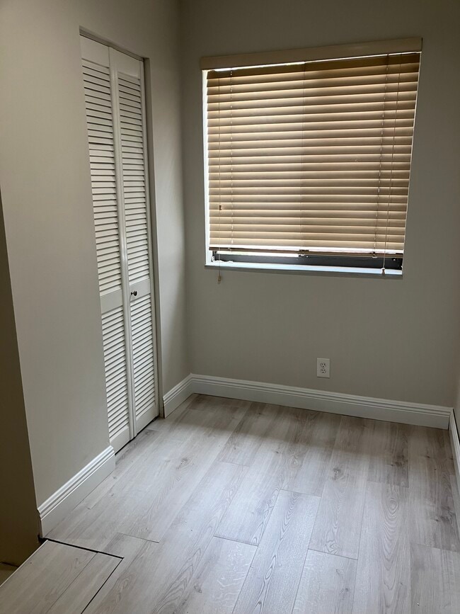 Bonus Space/Home Office - 8040 NW 15th Mnr