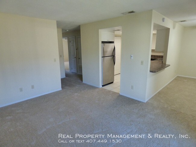 Building Photo - 2 BR / 2 BA Condo in Hawthorne Village