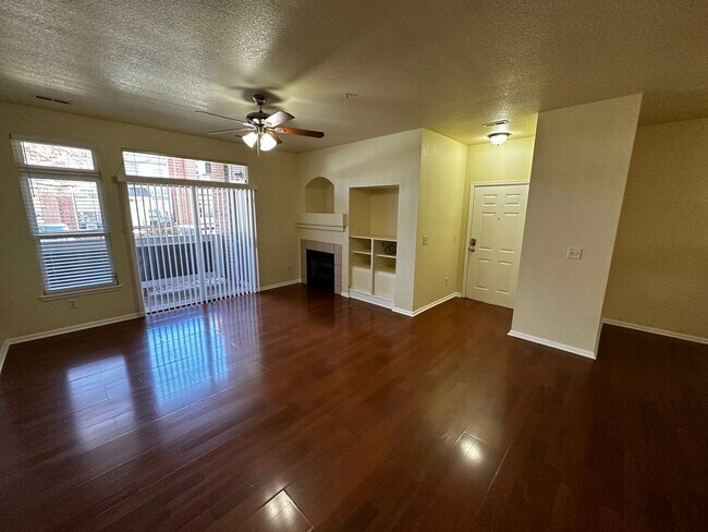 Foto del edificio - Move in Ready!!  3 Bedroom Condo - Cherry Grove - Aurora.....