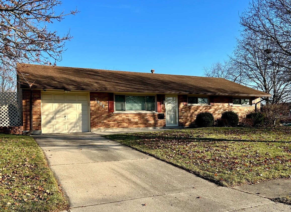 3 bed 1 bath close to shopping, schools, parks and more! - 3 bed 1 bath close to shopping, schools, parks and more!