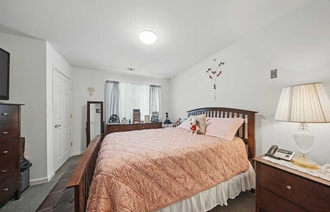 Foto del edificio - New Windsor Senior Housing