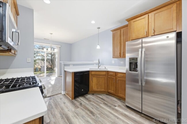 Building Photo - 472 Majestic Ln