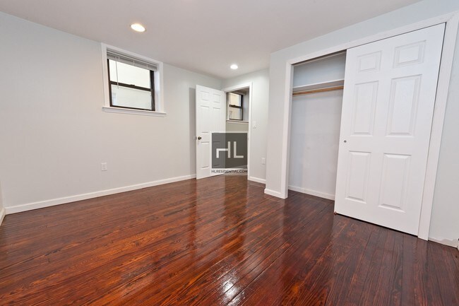 Building Photo - 2135 Steinway St
