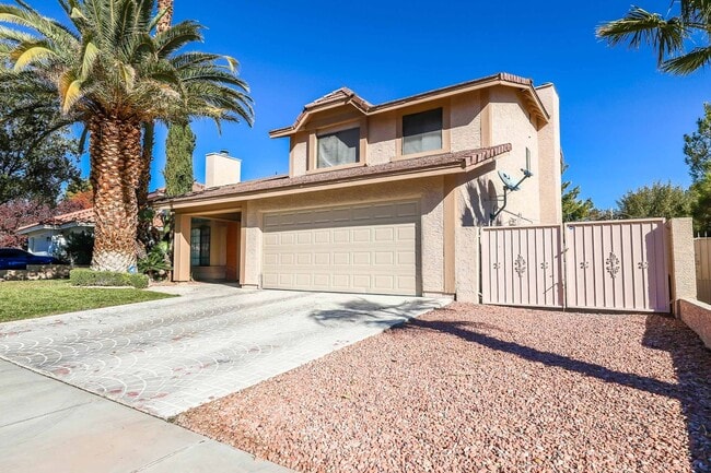 Building Photo - Beautiful Two Story with Pool in The Lakes