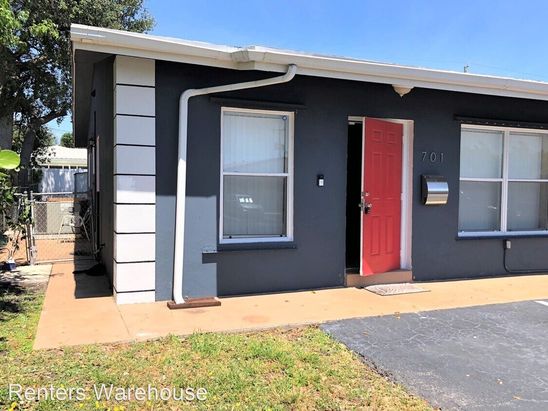 2 br, 1 bath House 701 NE 46 Court House Rental in Oakland Park, FL