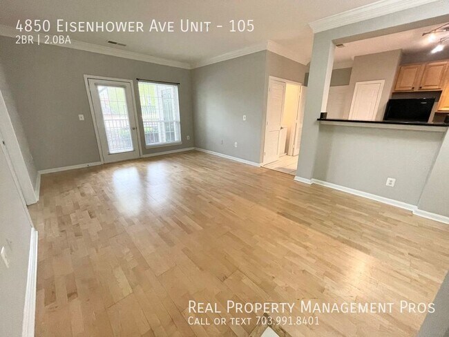 Foto del edificio - 4850 Eisenhower Ave