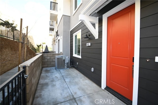 Building Photo - 1487 Skyline Ln