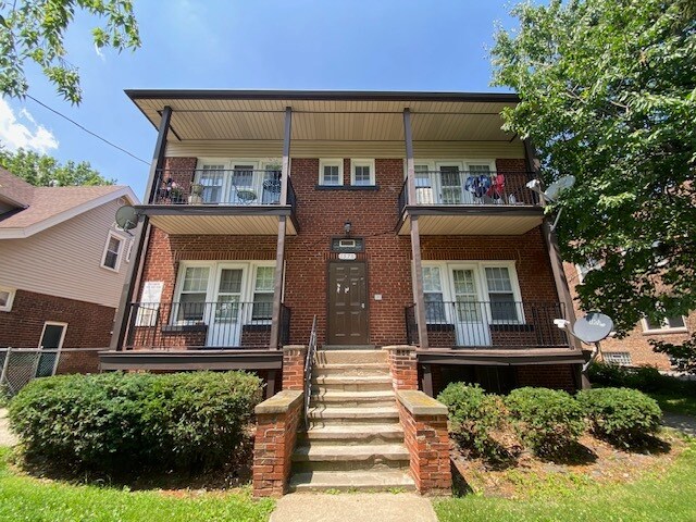 Foto principal - 1578 W 116th St