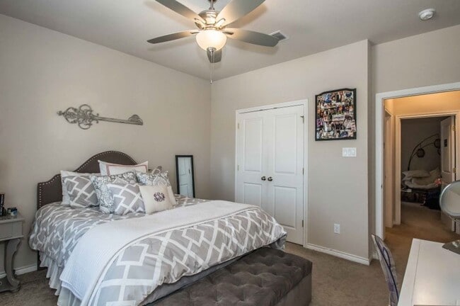 Building Photo - * MOVE IN SUMMER 07/01/2027 * 6 Bed 4 Bath...