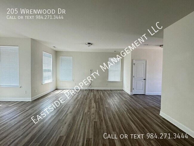 Building Photo - 205 Wrenwood Dr