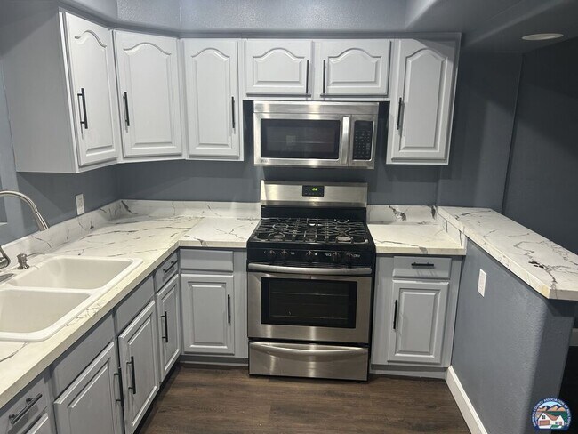 Foto del edificio - 508 W 11th St