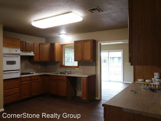 Building Photo - 4 br, 2 bath House - 501 E Greenwood St
