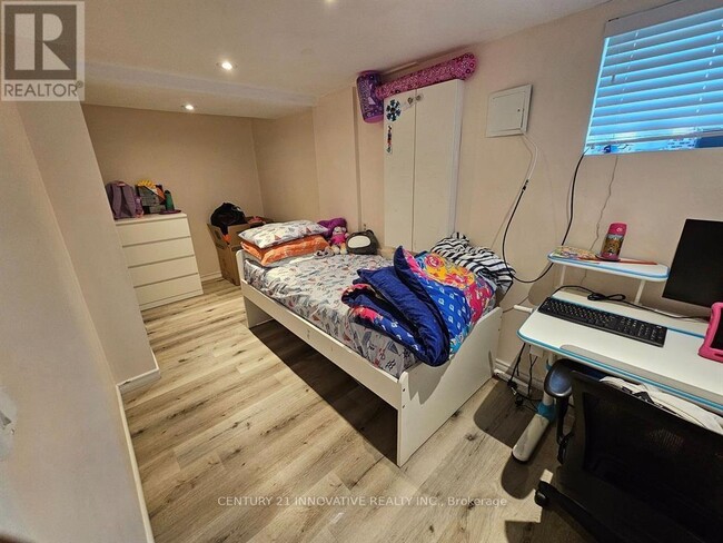 Building Photo - 13163 Bathurst St