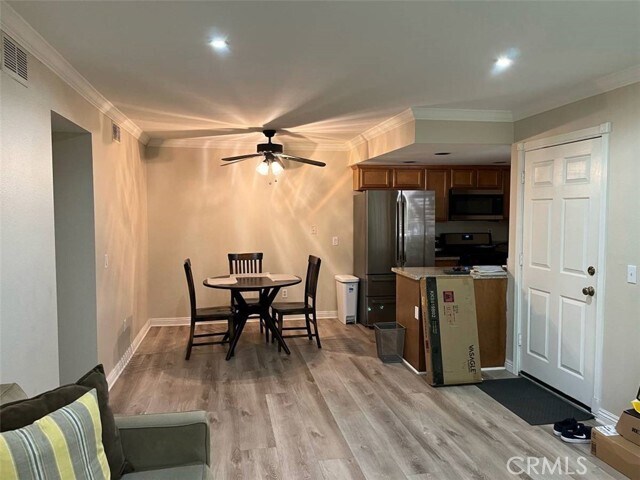 Foto del edificio - 1144 W Blaine St