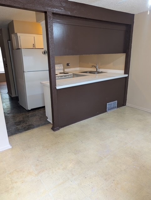 Building Photo - 2812 E 10th St