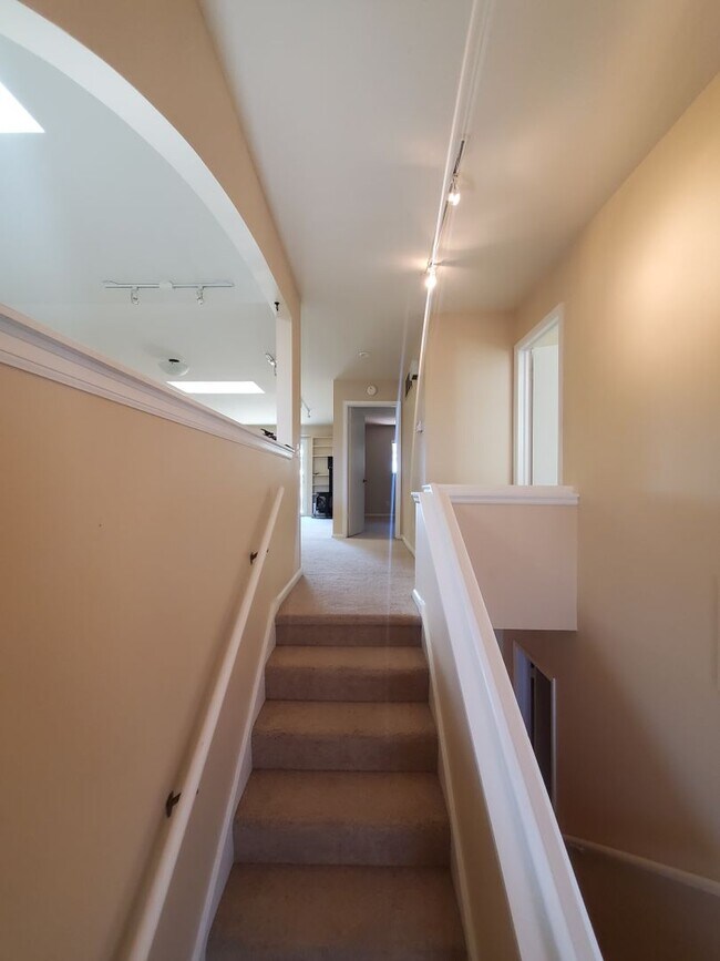 Foto del edificio - SPACIOUS 3 Bedroom with Additional Room in...