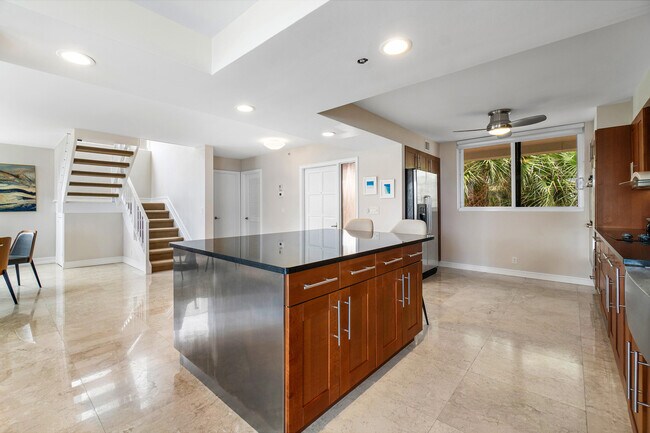 Foto del edificio - 2575 S Ocean Blvd