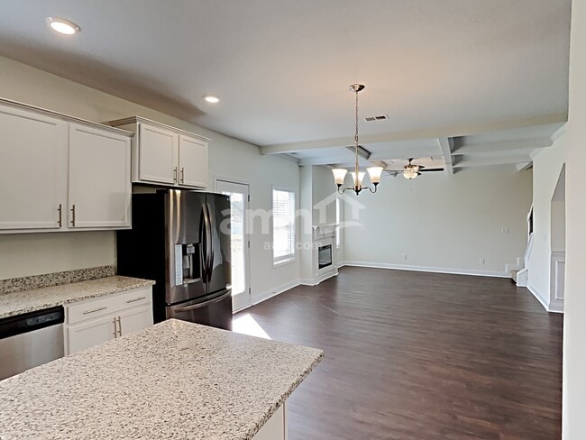 Foto del edificio - 2312 Pathfinder Dr