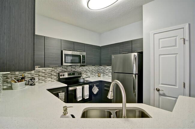 Foto del edificio - Park Creek Apartments