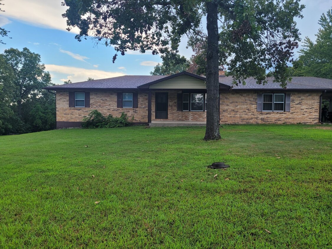 Primary Photo - 3 Bedroom 2 bath brick home