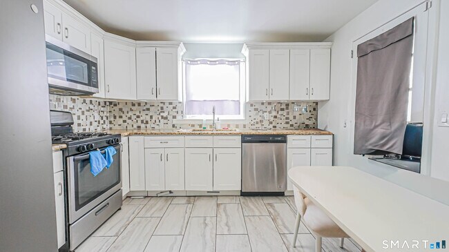 Foto del edificio - 243 Sunshine Cir