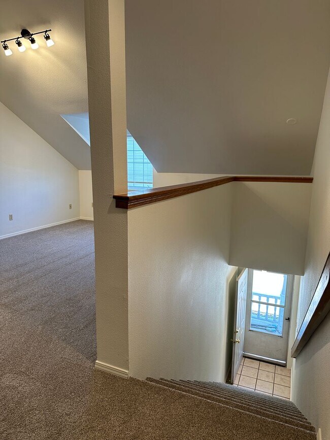Foto del edificio - 824 NW Newport Ave