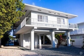 Building Photo - 216 La Paloma Rd