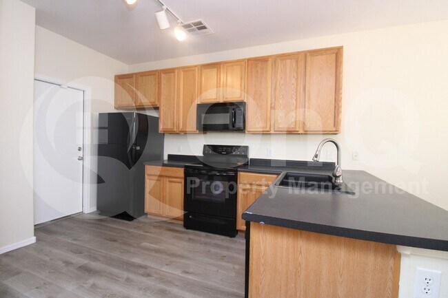 Building Photo - 4256 E Baylor Ln