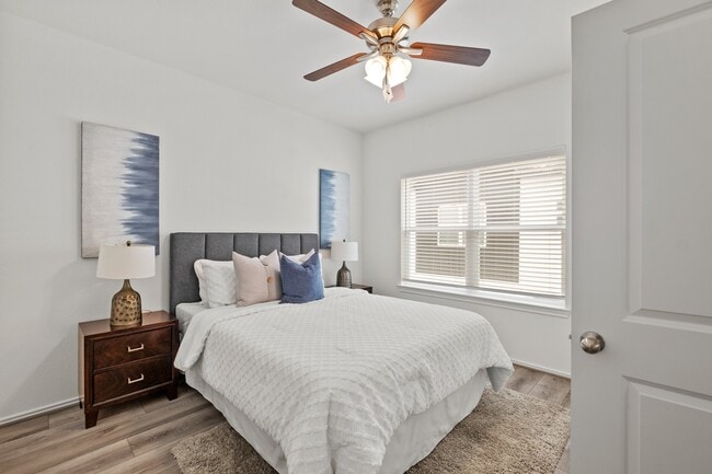 Foto del edificio - 1402 Wycliffe Dr