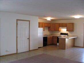 Building Photo - 556-558 Lamont