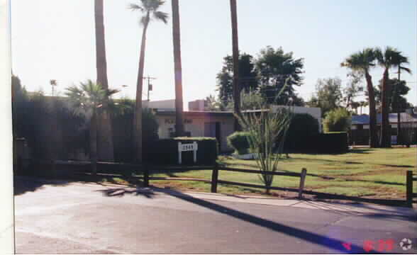 Primary Photo - Plaza Arms Apartments