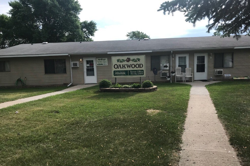Foto principal - 221 15th St N
