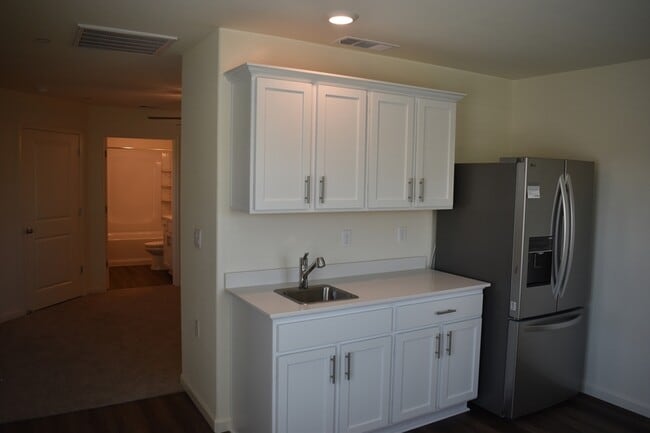 Building Photo - 4049 Cinnabar Ave
